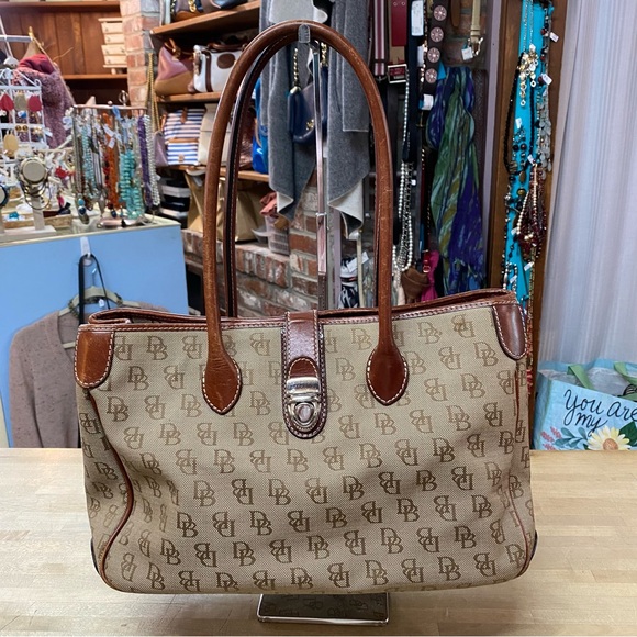 Dooney & Bourke Handbags - DOONEY & BOURKE Long Handle Tote Signature Print